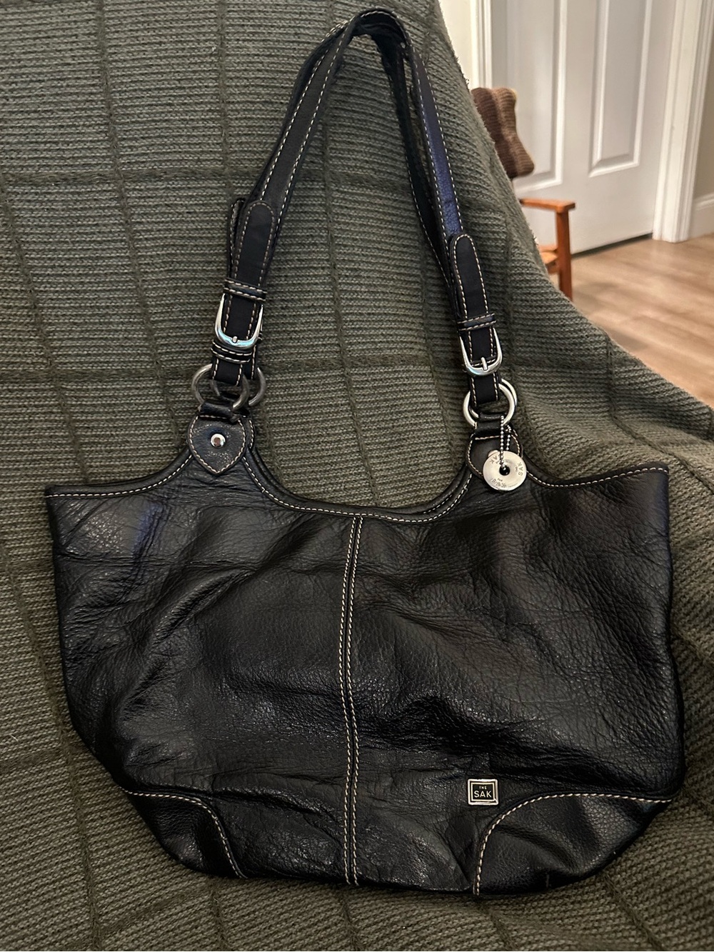VTG The Sak Black Silver Pebbled Leather Shoulder Bag Boho Y2K 90s Minimalist